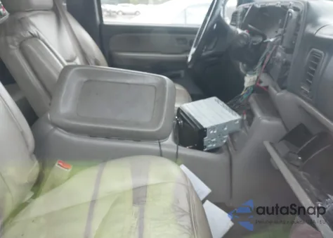 2000 Chevrolet Suburban 1500 Lt from USA, damaged, VIN 3GNFK16T0YG150460